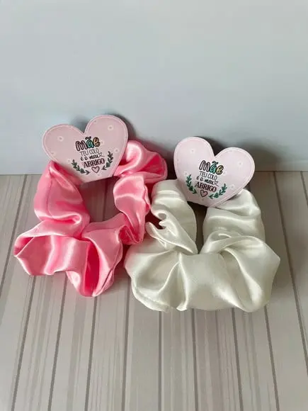 Tag com Xuxinha Scrunchie- Dia das Mães