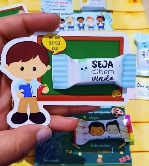 Volta as Aulas- Cartão com Balinha
