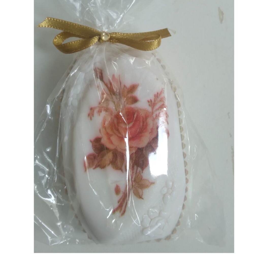 Sabonete Lux decorado com decoupage- Embalagem celofane e caixa p