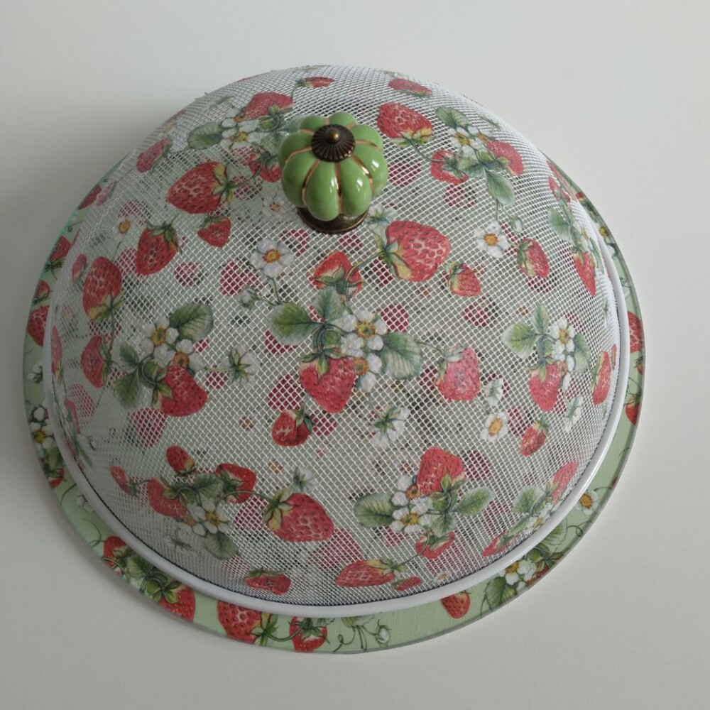 Boleira artesanal decorada/Cobre bolo decorada - Prato MDF com pr