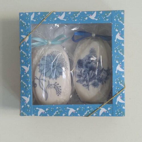 Kit com 2 sabonetes Lux decorados c/decoupage - Embalagem  celofane e caixa papel kraft
