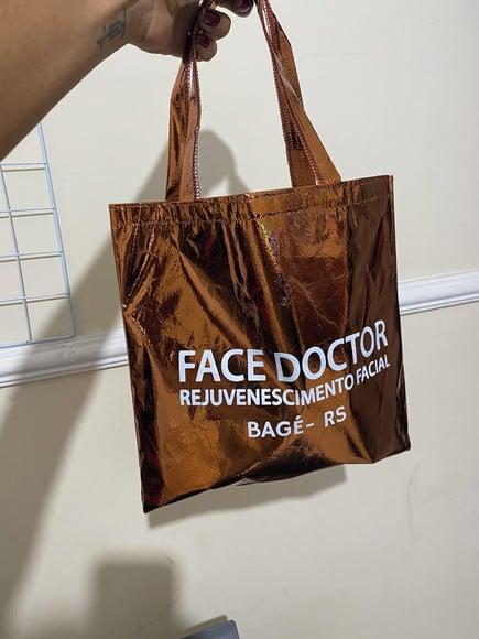 Sacolas Metalizadas 20x25cm Personalizadas com Logo ou Arte