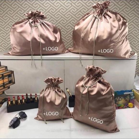 Saco de Cetim para Vinhos Personalizados Mais Fita de Cetim