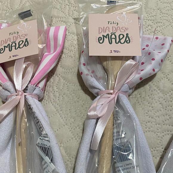 Lembrancinha Colher de Pau Mais Pano Dia das Mães