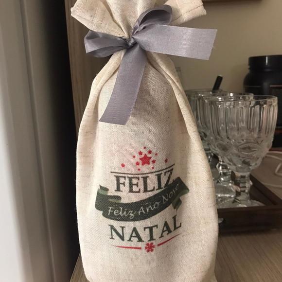 Saco de Vinho com Estampas de Feliz Natal Mais Fita de Cetim