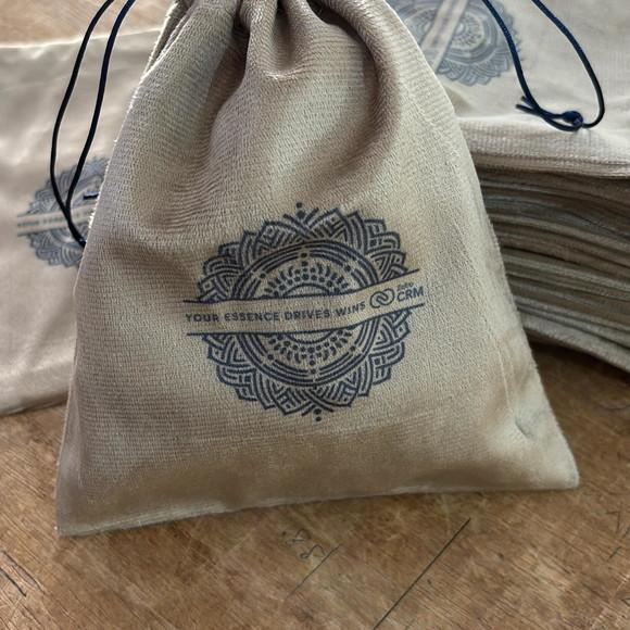 Saco de Veludo para Porta Óculos 15x7 cm Personalizados