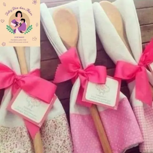 Lembrancinhas de Colher de Pau +pano de Prato Dia das Mães