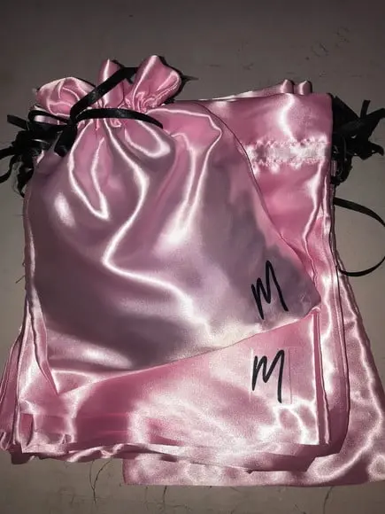 Sacos personalizados de cetim para lingerie e roupas 20x30