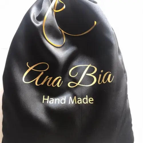Saquinhos de cetim personalizadas com sua marca