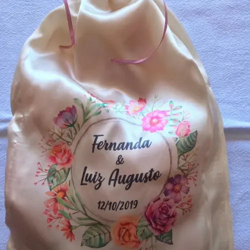 Saquinho de cetim personalizados e sob medida