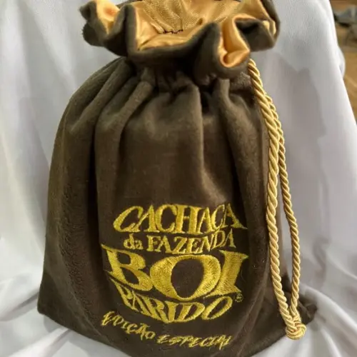 Saco de Vinho Forrado e Personalizados com Bordado