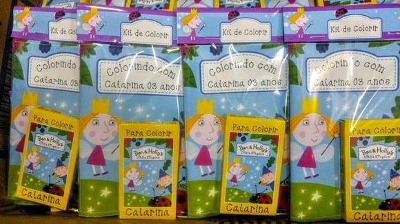 20 Livrinhos Personalizados + Giz de Cera
