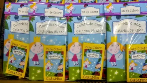 20 Livrinhos Personalizados + Giz de Cera