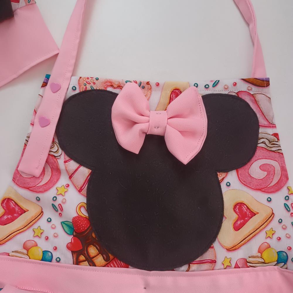 ✨ Kit Infantil Minnie Rosa em Tecido – Avental + Touca