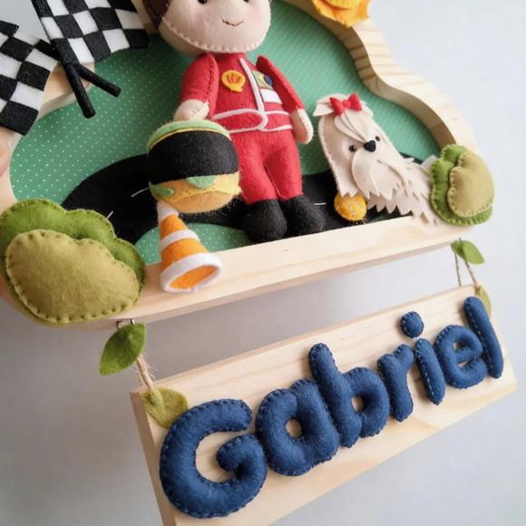 Enfeite Quadrinho Porta Maternidade - Menino Formula 1