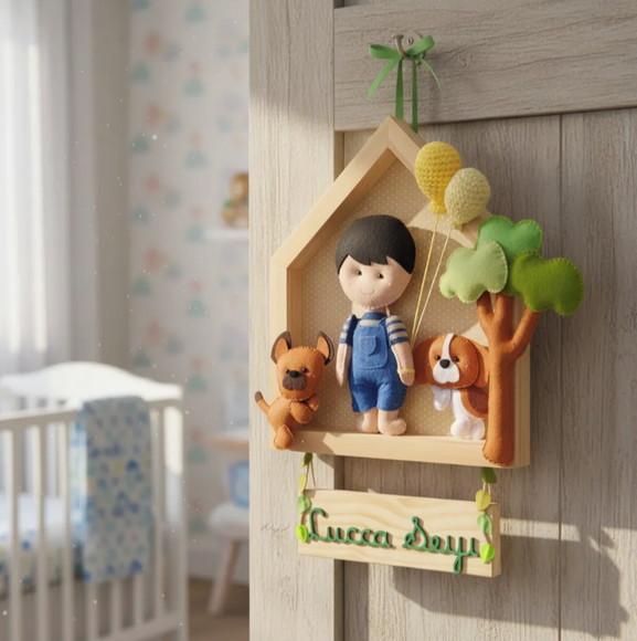 Porta de Maternidade - Menininho, Árvore e Cachorrinho