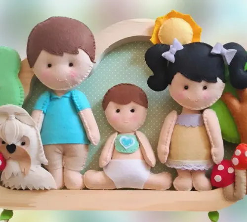 Enfeite de Porta de Maternidade - Família e Cachorrinho