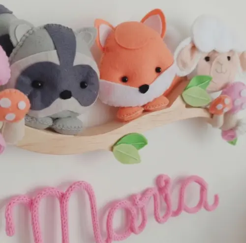 Enfeite Quarto Porta de Maternidade Galho Bichinhos