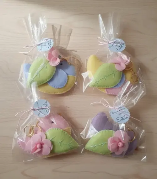 Kit 10 Chaveiros Passarinhos Feltro Lembrancinha Maternidade
