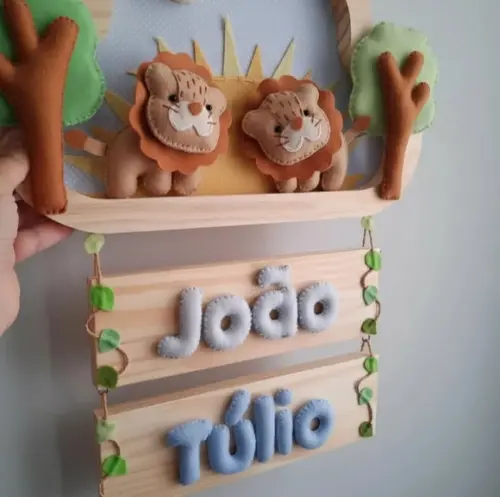 Kit Porta Maternidade + Móbile de Berço - Safari Leões