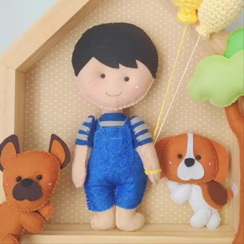 Porta de Maternidade - Menininho, Árvore e Cachorrinho