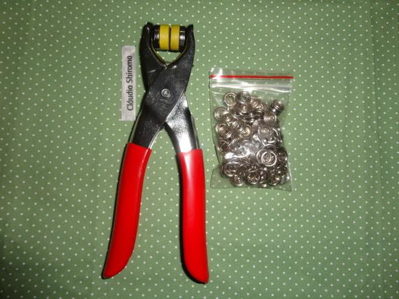 Alicate de pregar botão de metal