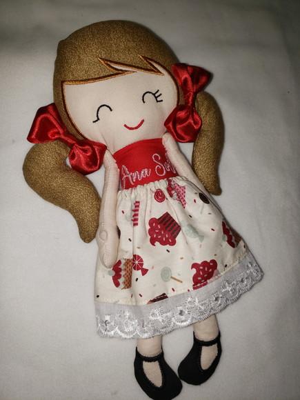 Boneca De Pano Bordada