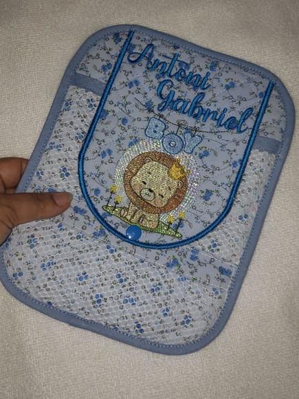 Capa Caderneta de Vacinas e Documentos Bordada