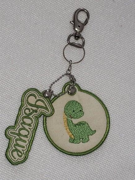 Chaveiro Dinossauro e Nome Bordado Personalizado