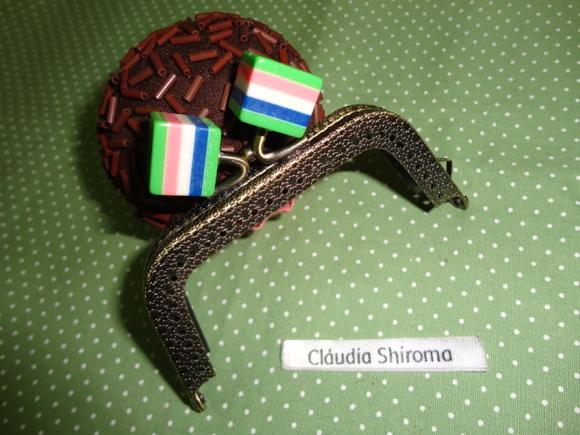Fecho da vovó quadrado dadinhos colorido