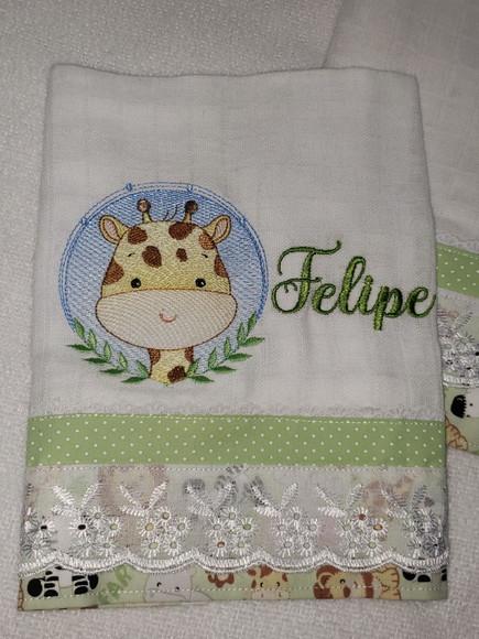 Kit 2 Fraldas Bordadas