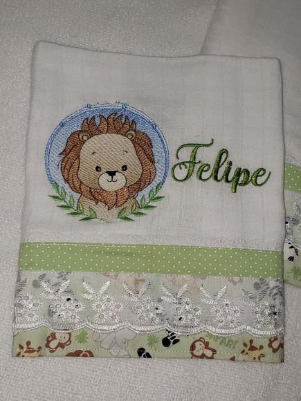 Kit 2 Fraldas Bordadas