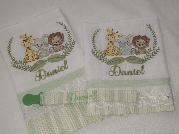 Kit 2 Fraldas Bordadas + 1 Prendedor de Chupeta