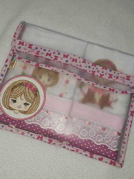 Kit 2 Fraldas Bordadas + Bolsa Plástica