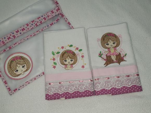 Kit 2 Fraldas Bordadas + Bolsa Plástica