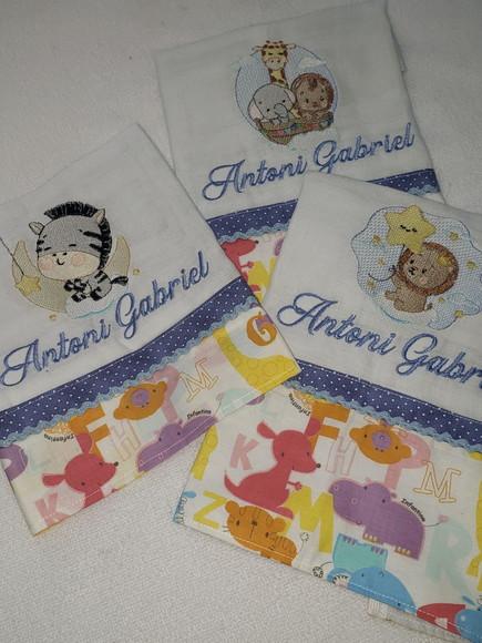 Kit 3 Fraldas Bordadas