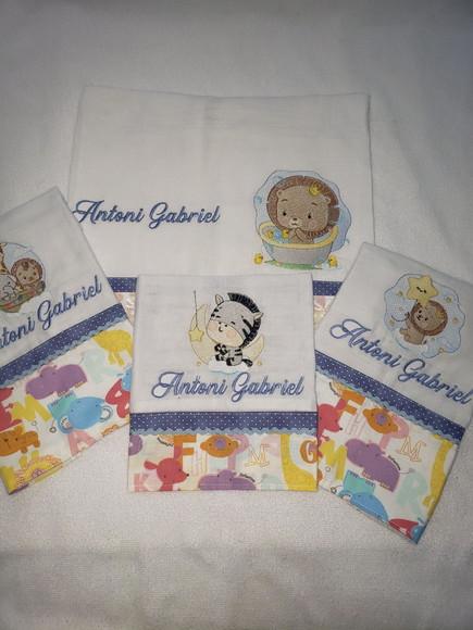 Kit 3 Fraldas Bordadas + Toalha Fralda