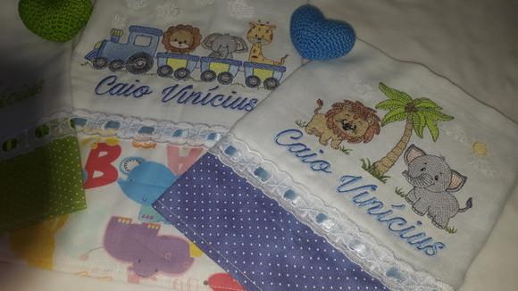 Kit 3 Fraldas de Boca Bordada