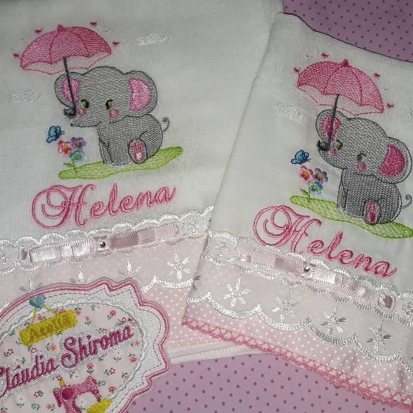 Kit Passeio De 2 Fraldas Bordadas