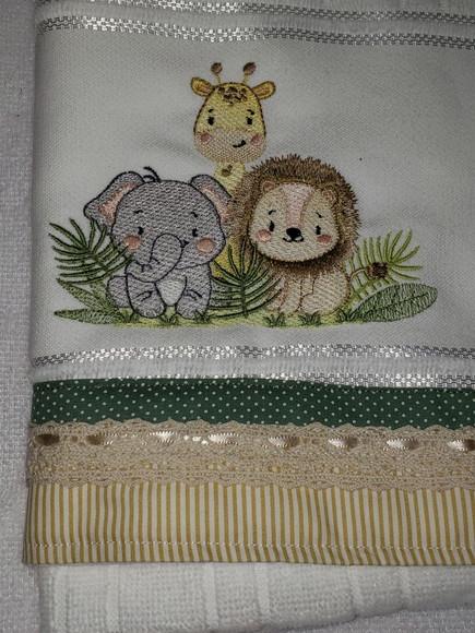 Kit Roupão de Bebê e Toalha de Banho Personalizado