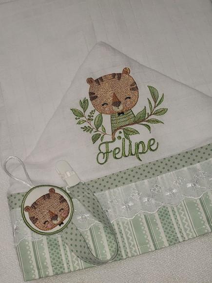 Kit Toalha Fralda Capuz Personalizada + Prendedor de Chupeta