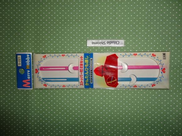 Passador de elásticos, fitas e cordões