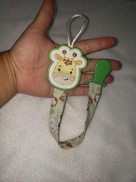 Prendedor de Chupeta Bordado