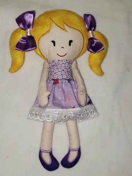 Boneca De Pano Bordada