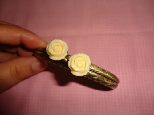 Fecho da vovó com flor de resina