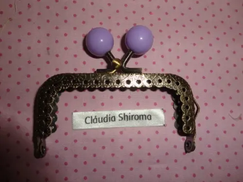 Fecho da vovó quadrado bolinha colorida lilás
