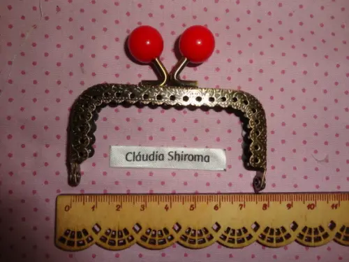 Fecho da vovó quadrado bolinha colorida vermelho