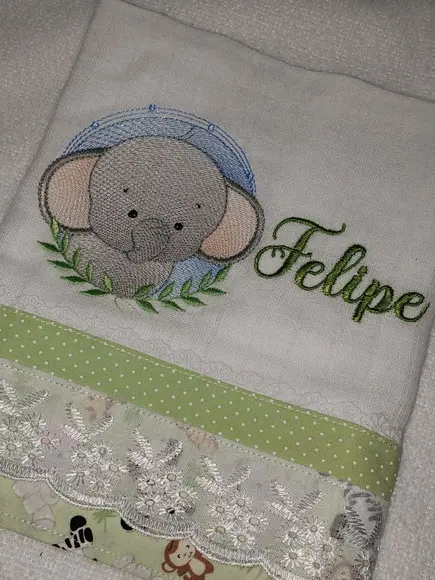 Kit 2 Fraldas Bordadas