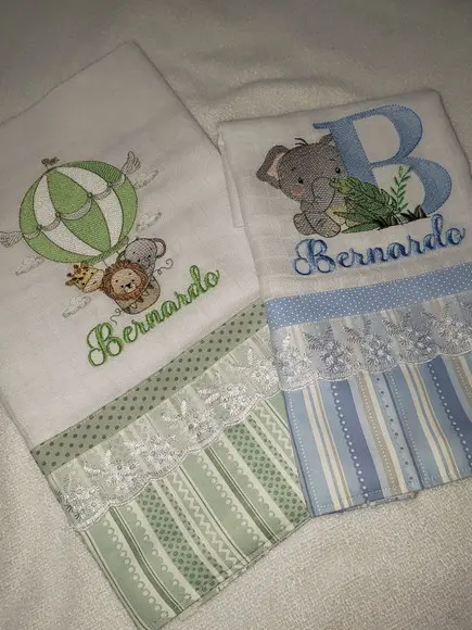 Kit 2 Fraldas Bordadas