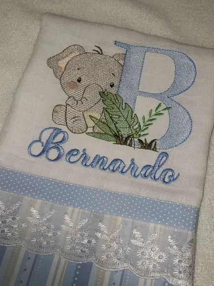 Kit 2 Fraldas Bordadas